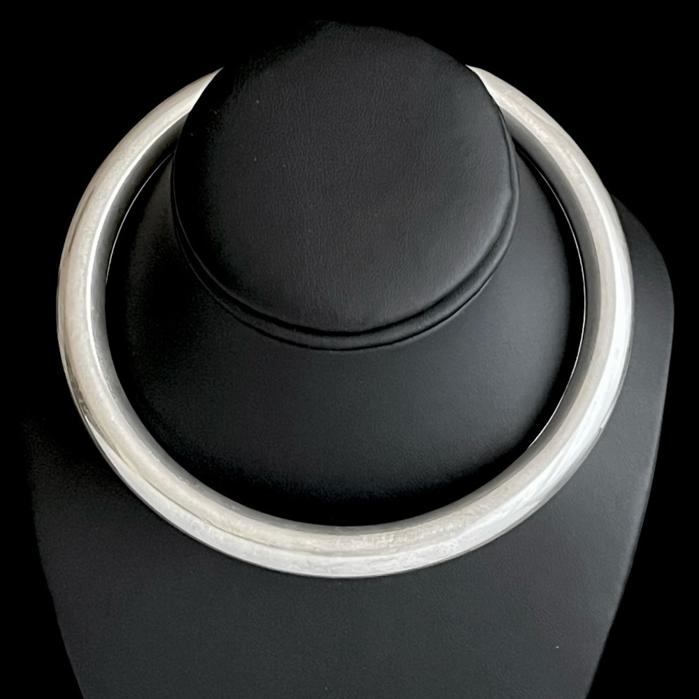 Vintage sterling silver thick torque choker necklace - Picture 5 of 13